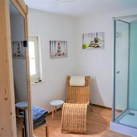Pape - Grosses Familien- & Gruppenhaus Mit 17 Betten, Sauna, Spielbereiche, Garten Am Bach In Zentraler Lage In בית נופש *