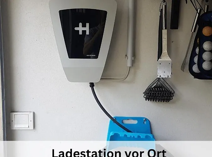 Komplettes Für Bis Zu 15 Personen Mit Großem Garten, Sauna-, Grill- Und Fitnessbereich