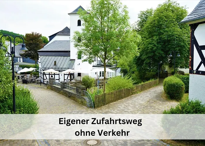 Ferienhaus Komplettes Für Bis Zu 15 Personen Mit Großem Garten, Sauna-, Grill- Und Fitnessbereich *