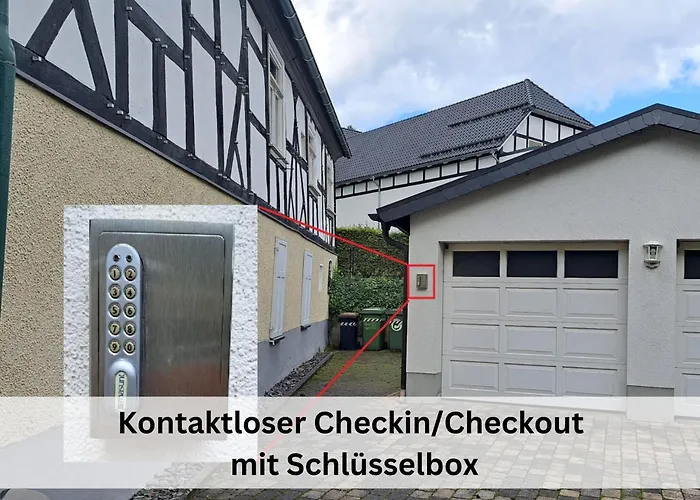 Komplettes Für Bis Zu 15 Personen Mit Großem Garten, Sauna-, Grill- Und Fitnessbereich Eslohe